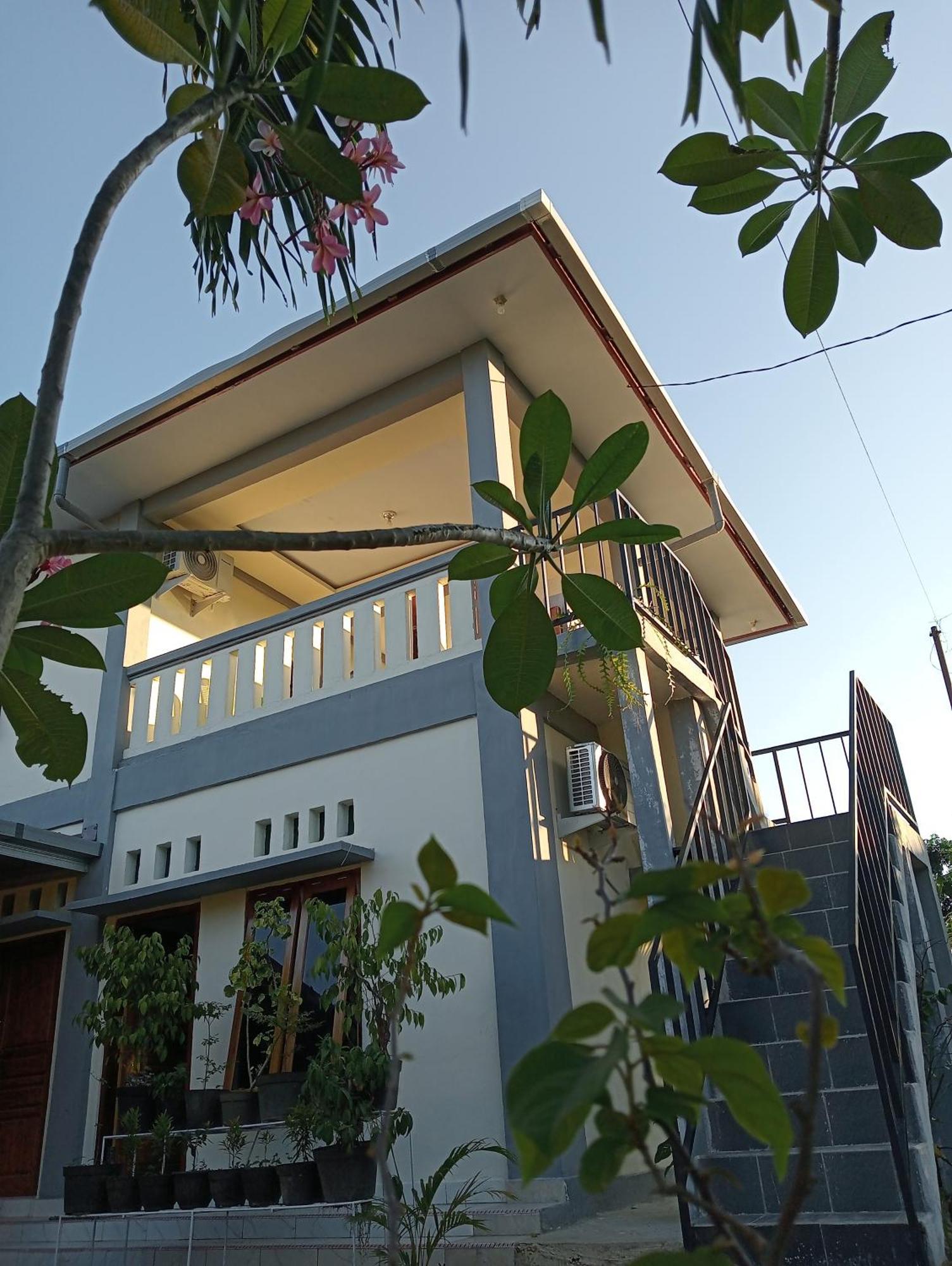 Yusilver Guest House Labuan Bajo Luaran gambar