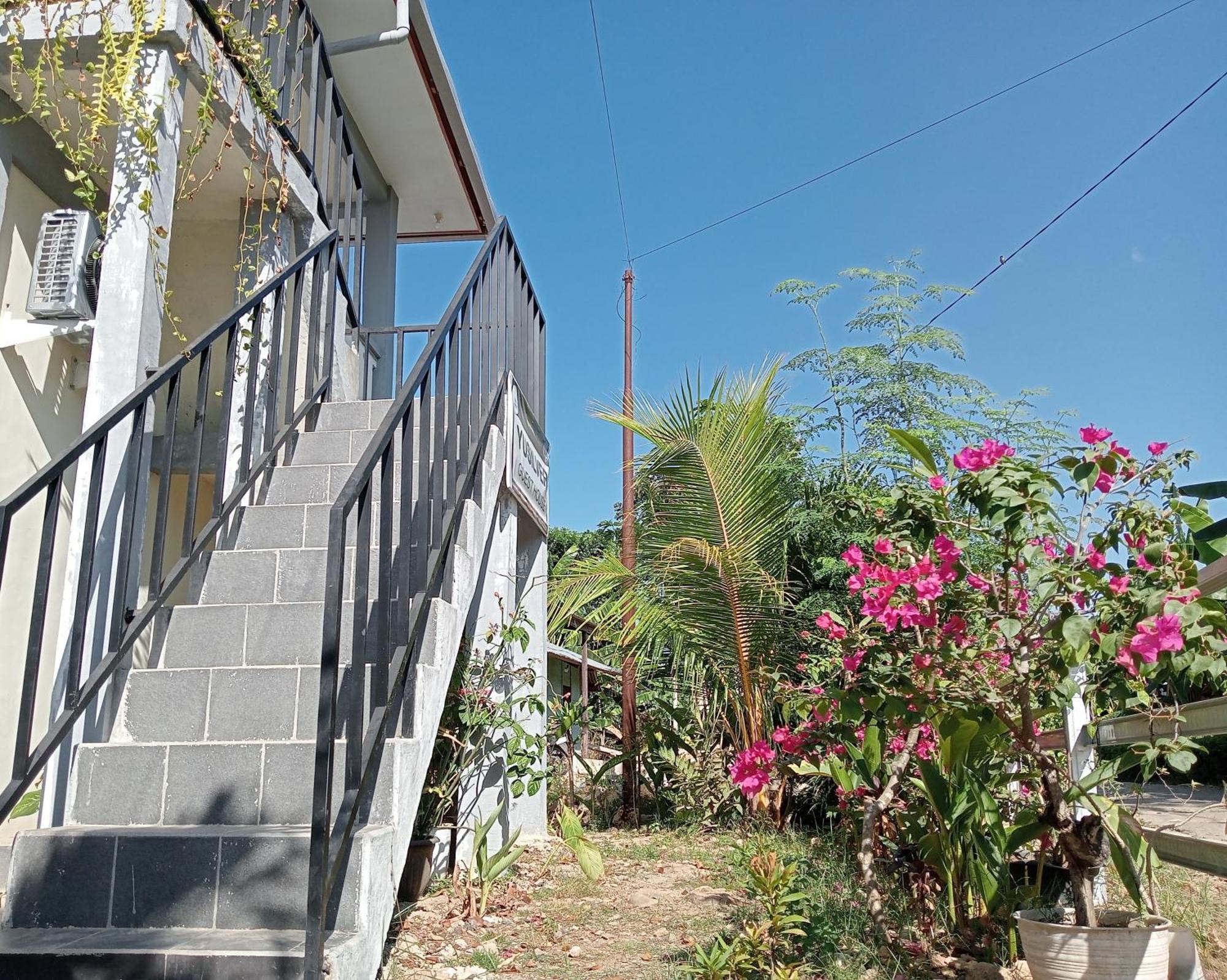 Yusilver Guest House Labuan Bajo Luaran gambar