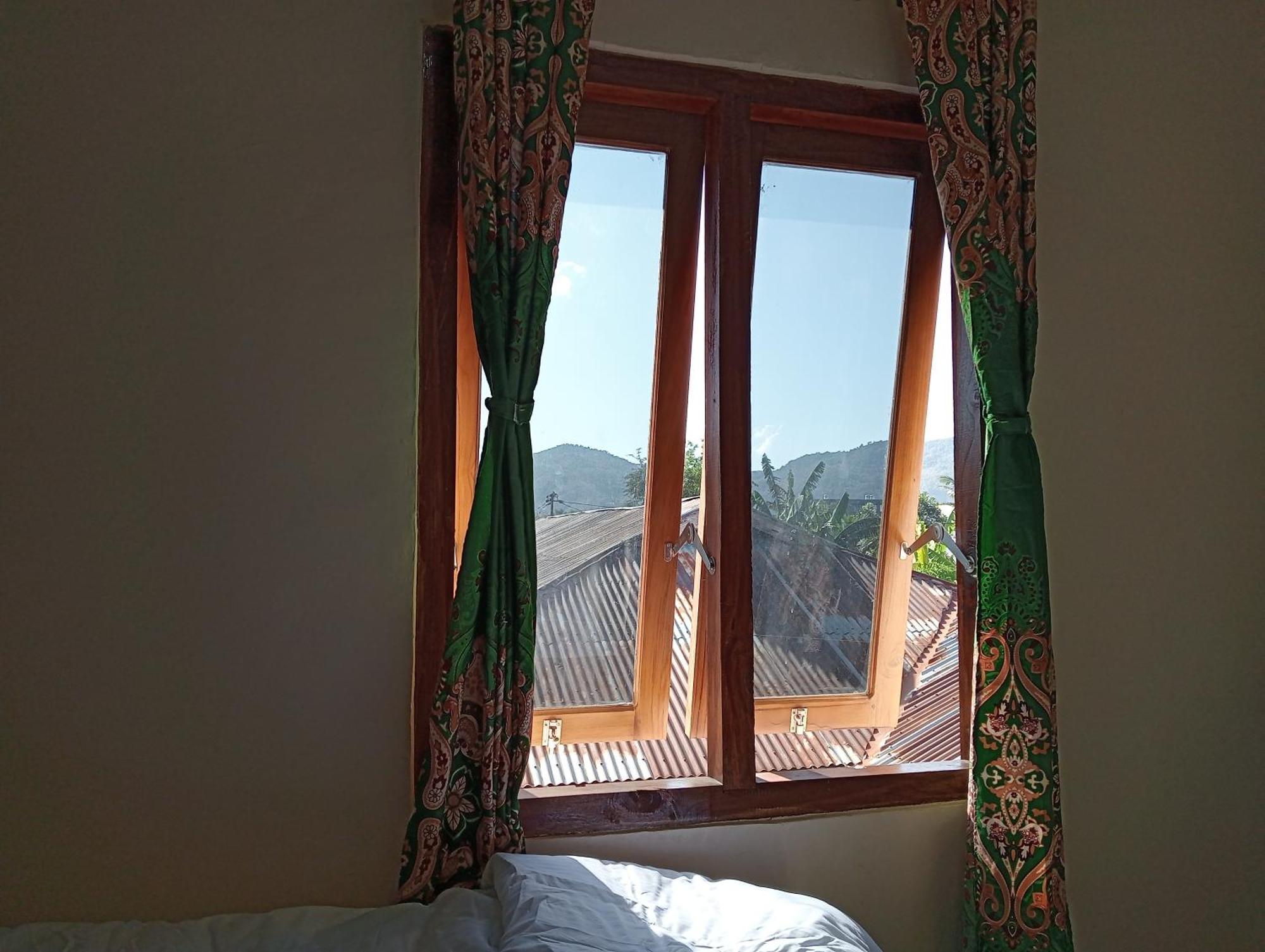 Yusilver Guest House Labuan Bajo Luaran gambar