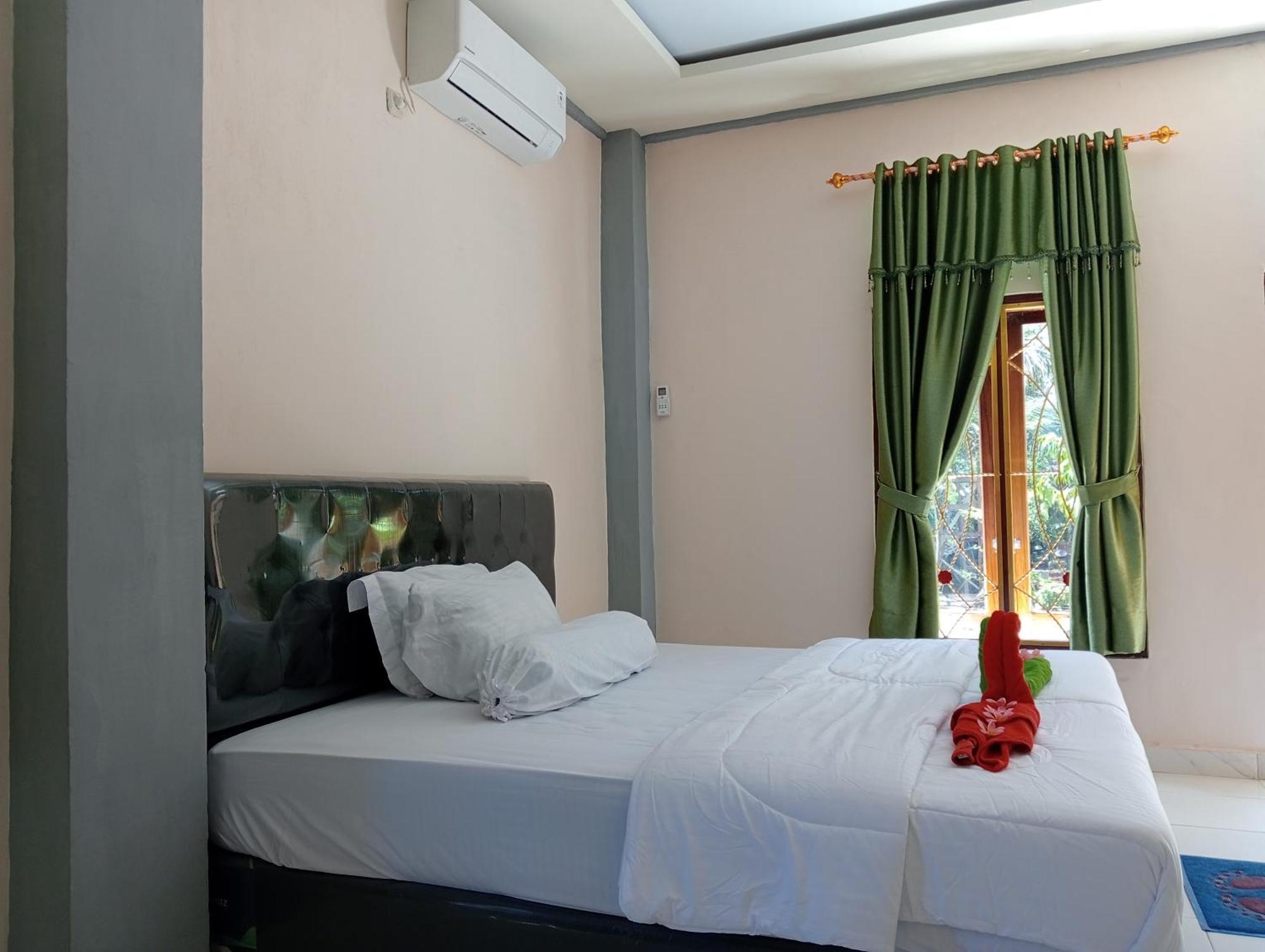 Yusilver Guest House Labuan Bajo Bilik gambar