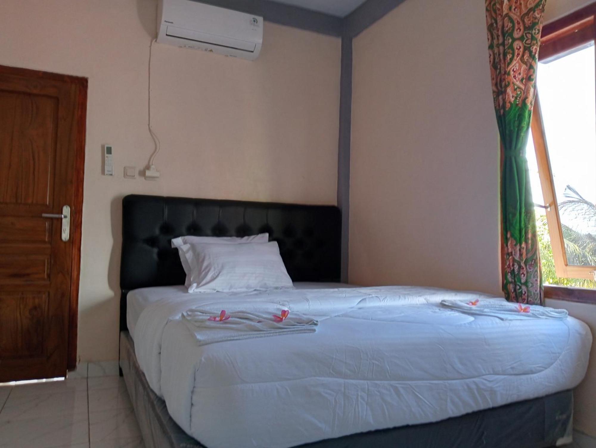 Yusilver Guest House Labuan Bajo Bilik gambar