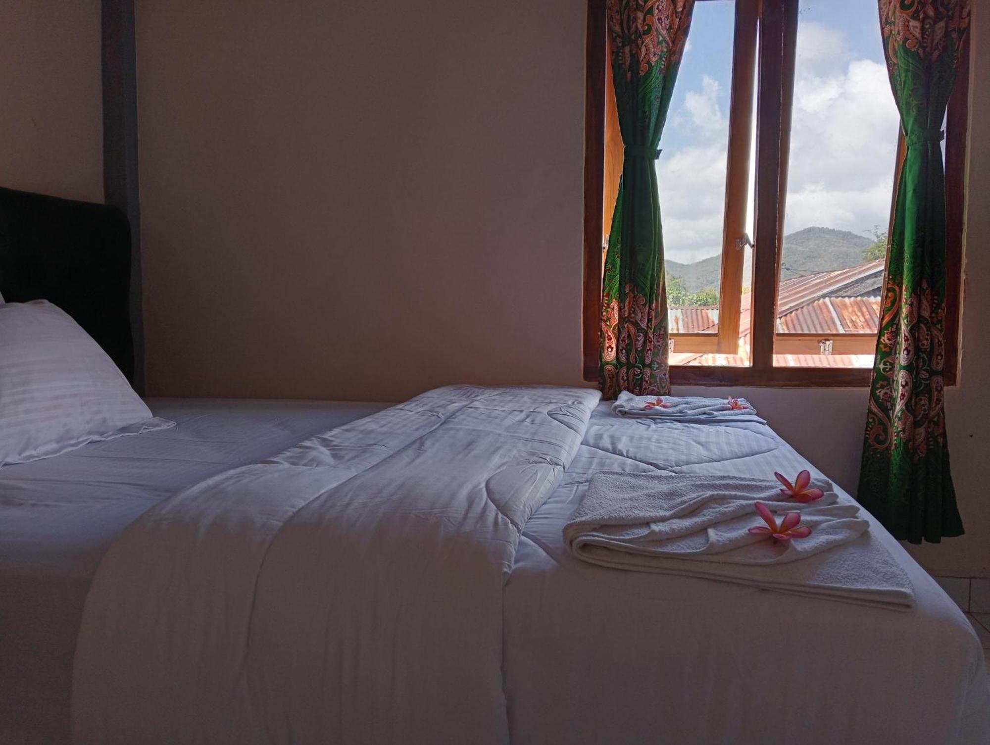Yusilver Guest House Labuan Bajo Luaran gambar