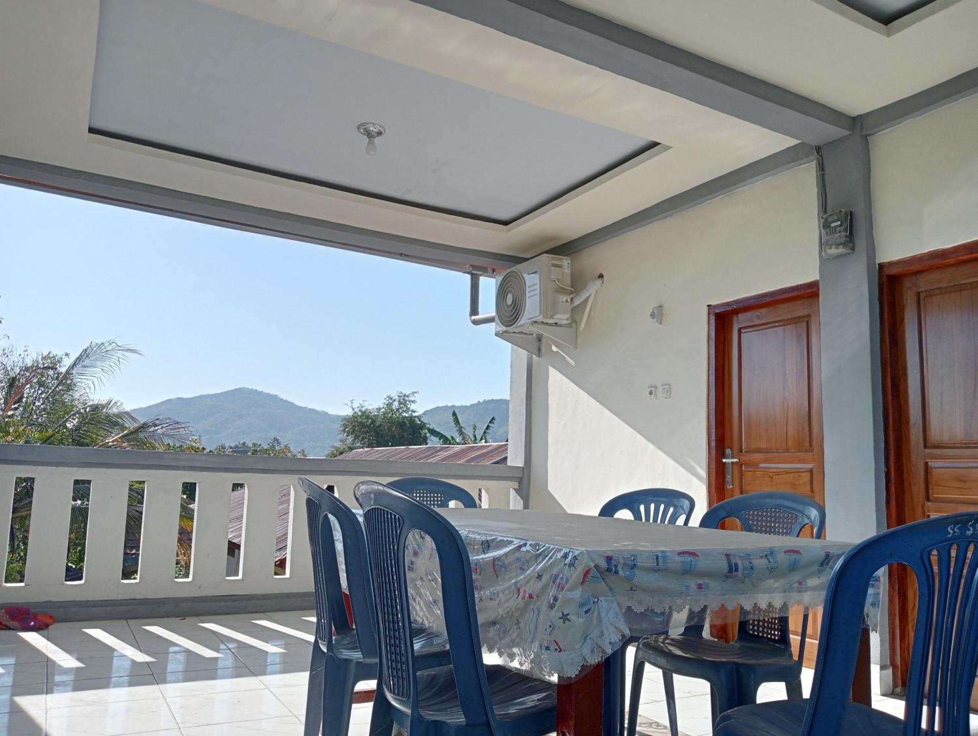 Yusilver Guest House Labuan Bajo Bilik gambar